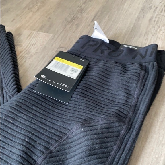 Nike Pro HyperWarm Training Tights - Picture 2 of 5